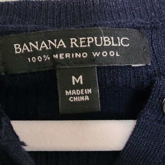 EUC Banana Republic Navy Wool Sweater - Picture 3 of 4